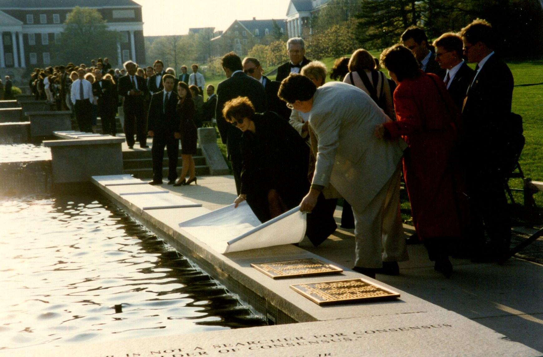 Fountain unveiling from April 1997
