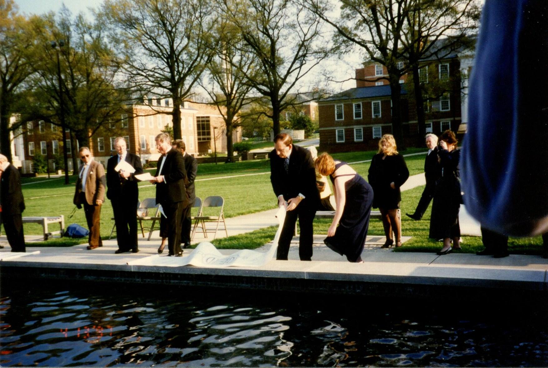 Fountain unveiling from April 1997
