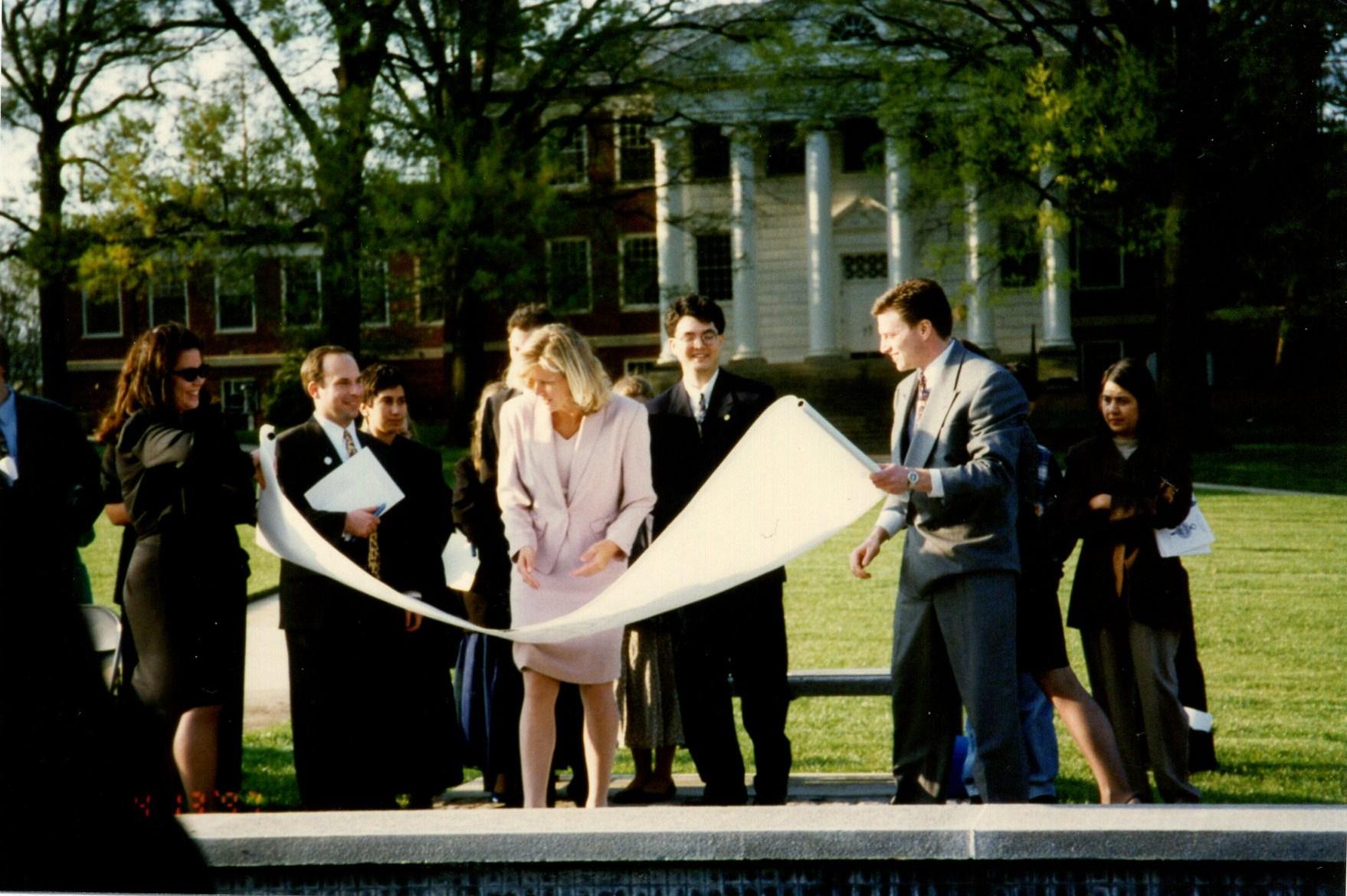 Fountain unveiling from April 1997