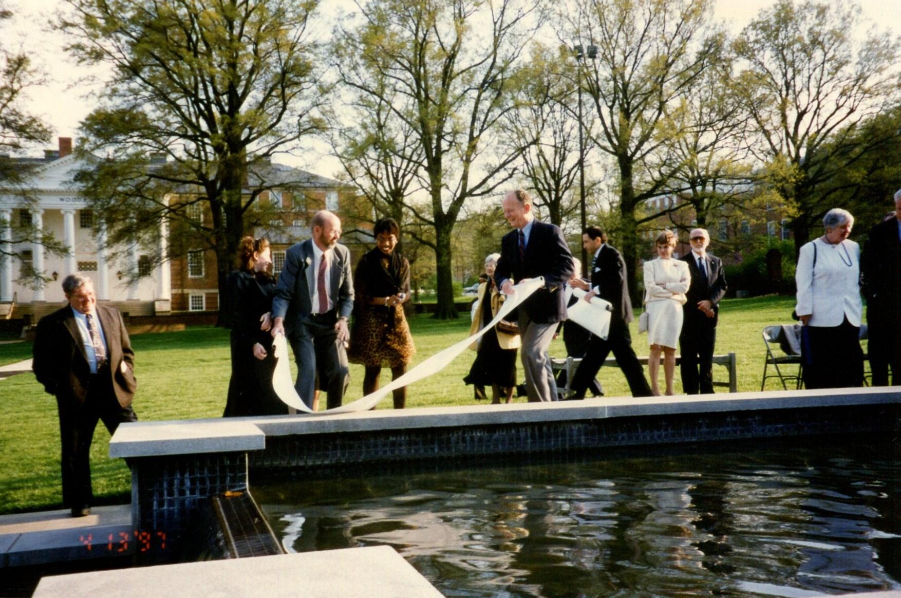 Fountain unveiling from April 1997